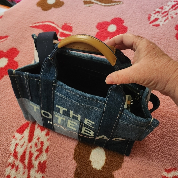 Marc Jacobs The Tote Bag in denim! - Picture 2 of 6
